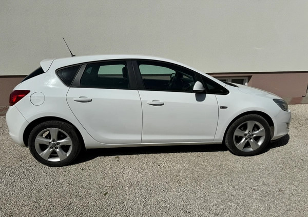 Opel Astra cena 23500 przebieg: 161399, rok produkcji 2009 z Tłuszcz małe 232